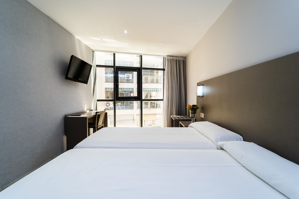 Hotel Montesol Benidorm — Hotel rooms in Benidorm, Valencian Community