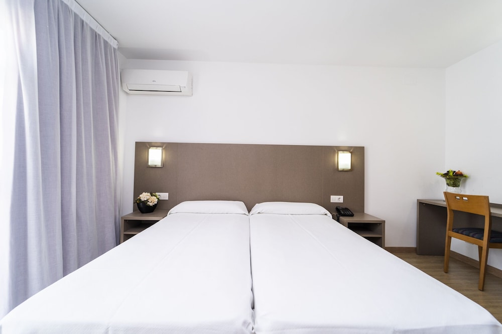 Hotel Montesol Benidorm — Hotel rooms in Benidorm, Valencian Community