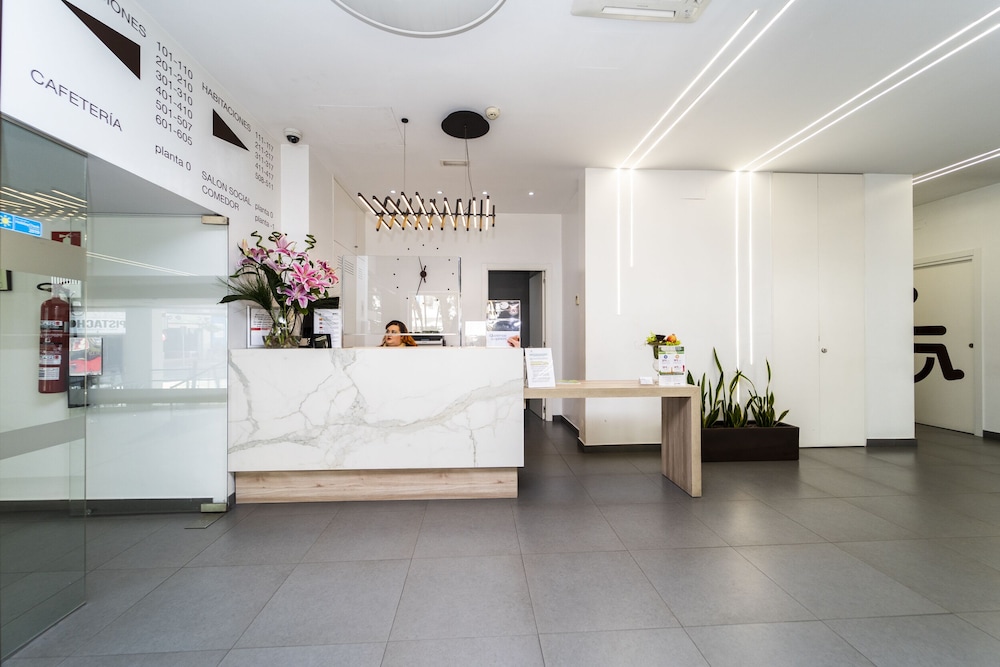 Hotel Montesol Benidorm — Hotel building in Benidorm, Valencian Community