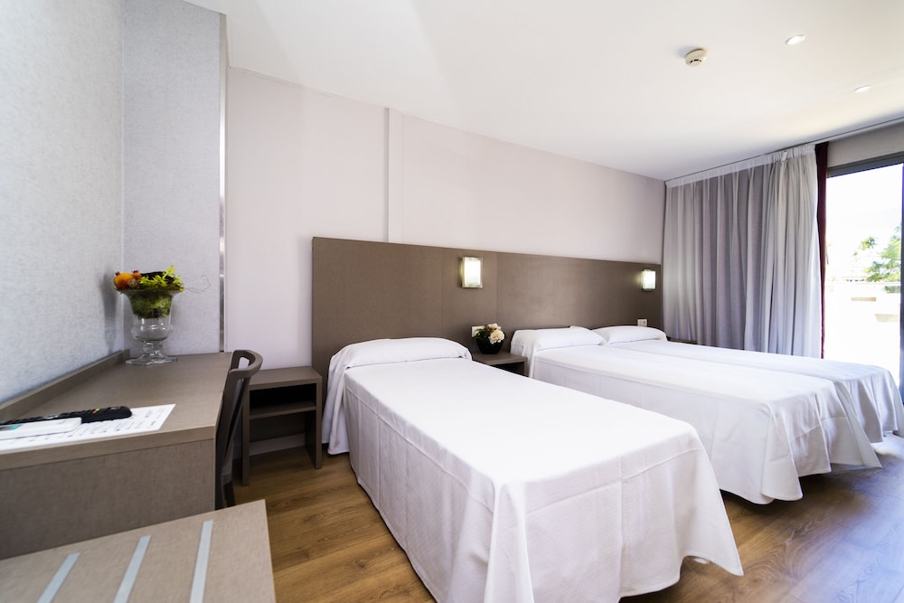Hotel Montesol Benidorm — Hotel rooms in Benidorm, Valencian Community