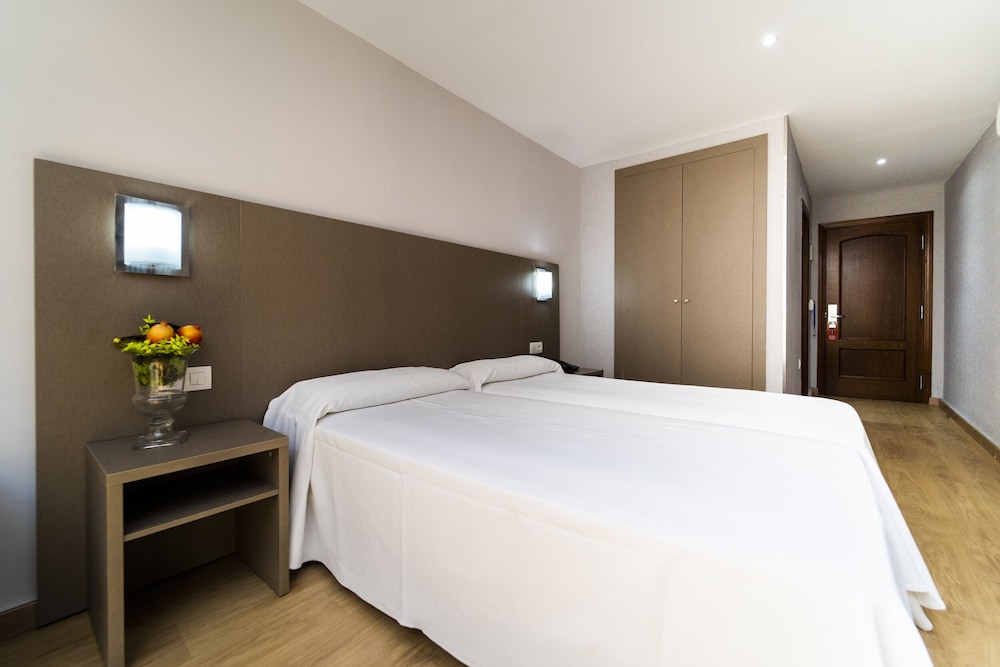 Hotel Montesol Benidorm — Hotel rooms in Benidorm, Valencian Community