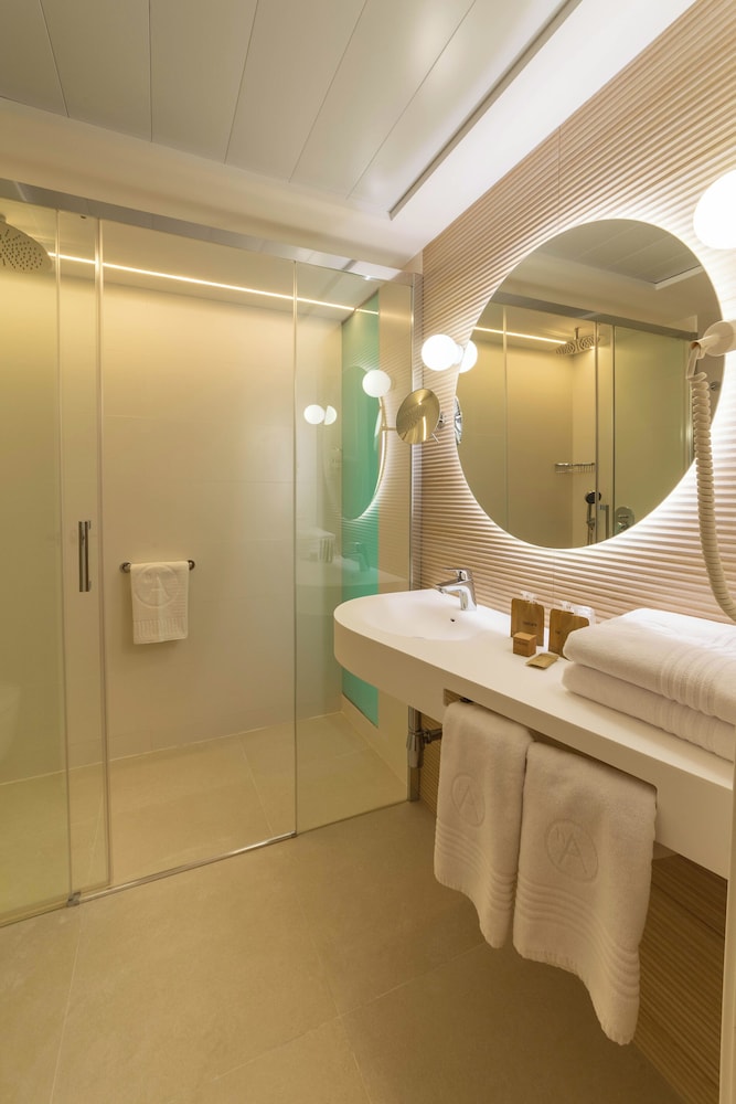 Hotel Ambassador Playa I — Hotel rooms in Benidorm, Valencian Community