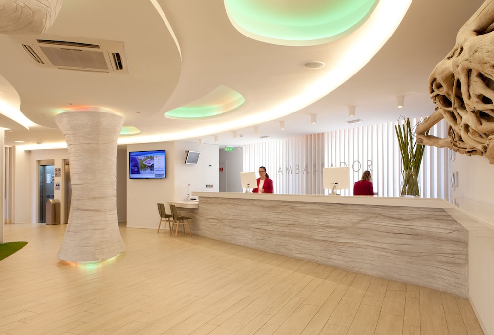 Hotel Ambassador Playa I — Hotel building in Benidorm, Valencian Community