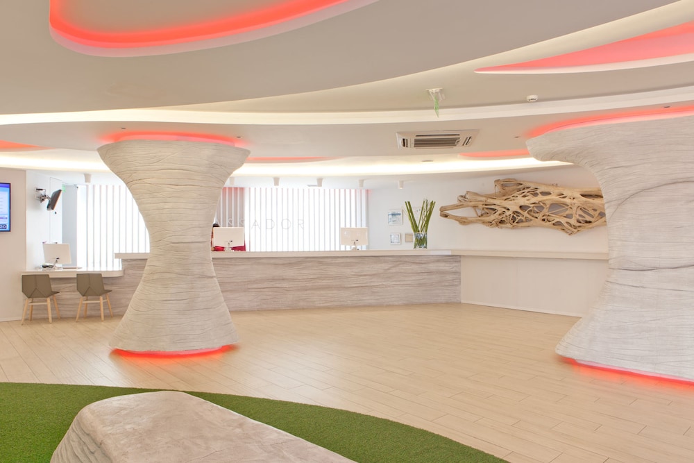 Hotel Ambassador Playa I — Hotel building in Benidorm, Valencian Community
