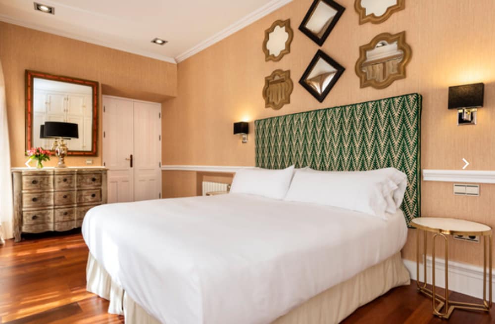 Hotel Boutique Casa del Poeta Sevilla — Hotel rooms in Seville, Andalusia