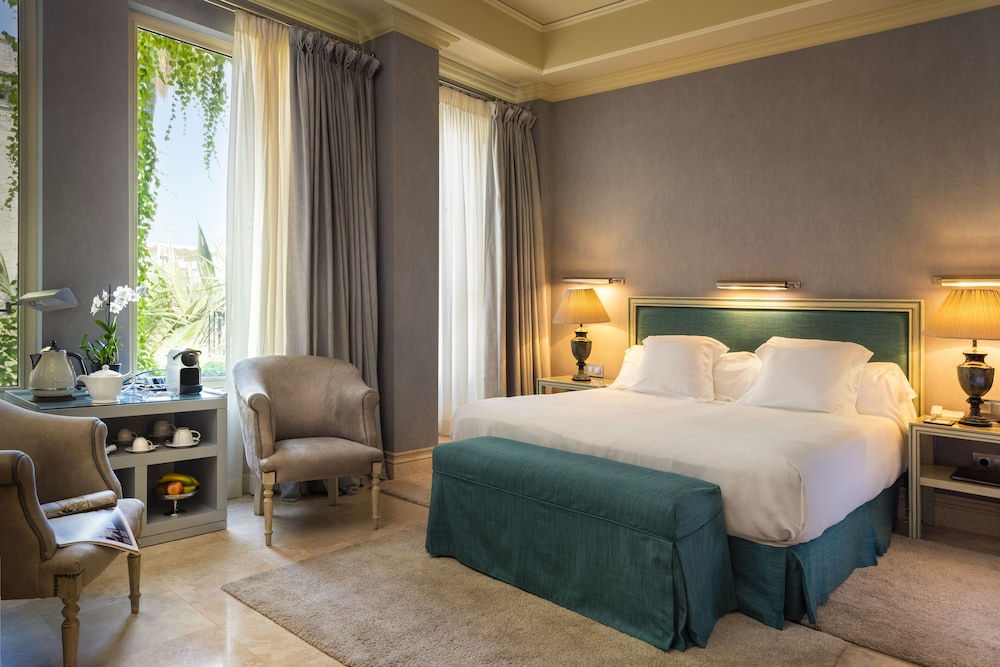 Hotel Boutique Casa del Poeta Sevilla — Hotel rooms in Seville, Andalusia