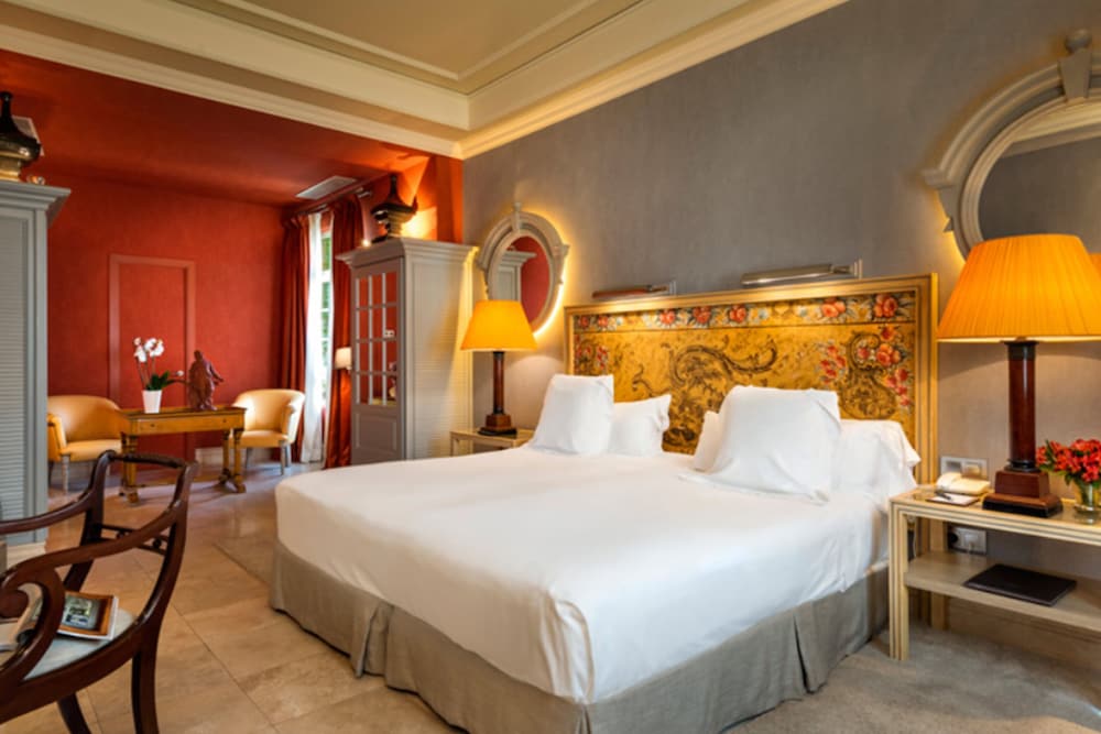 Hotel Boutique Casa del Poeta Sevilla — Hotel rooms in Seville, Andalusia