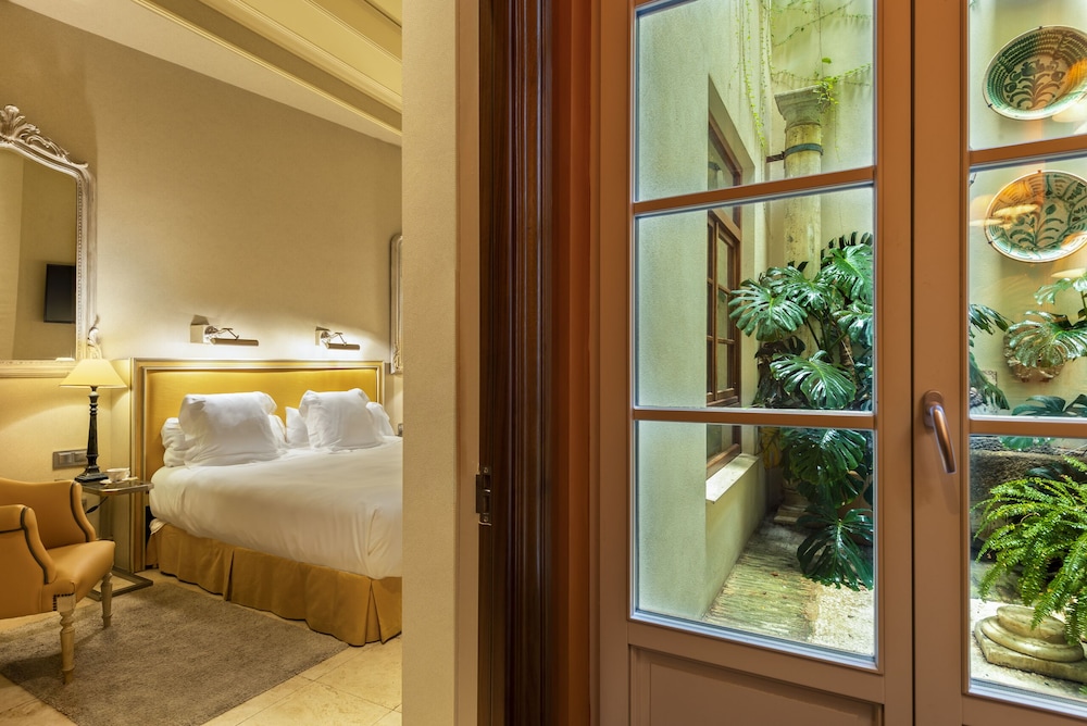 Hotel Boutique Casa del Poeta Sevilla — Hotel rooms in Seville, Andalusia