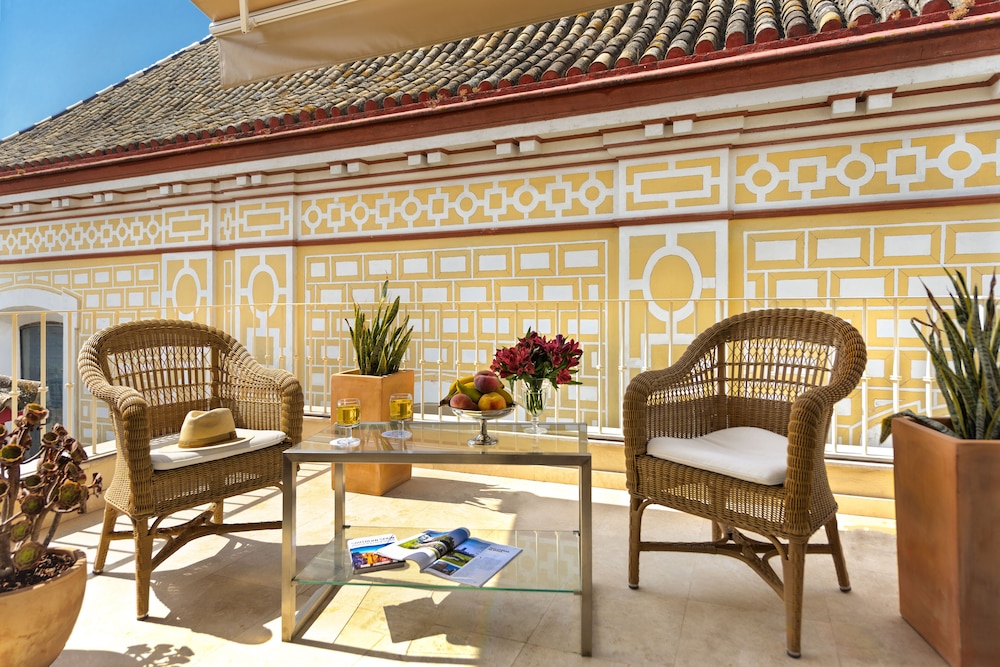 Hotel Boutique Casa del Poeta Sevilla — Hotel building in Seville, Andalusia