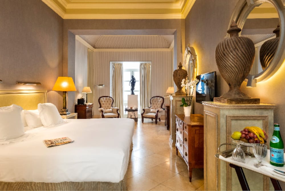 Hotel Boutique Casa del Poeta Sevilla — Hotel rooms in Seville, Andalusia