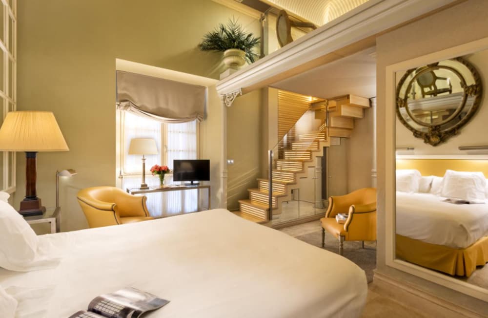 Hotel Boutique Casa del Poeta Sevilla — Hotel rooms in Seville, Andalusia