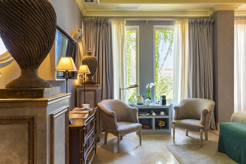 Hotel Boutique Casa del Poeta Sevilla — Hotel rooms in Seville, Andalusia