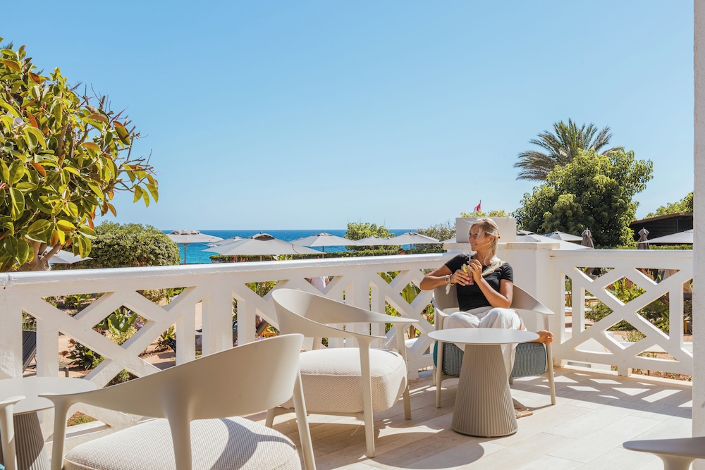 Hotel Seth Santo Tomas — Restaurant & bars in Santo Tomas, Balearic Islands