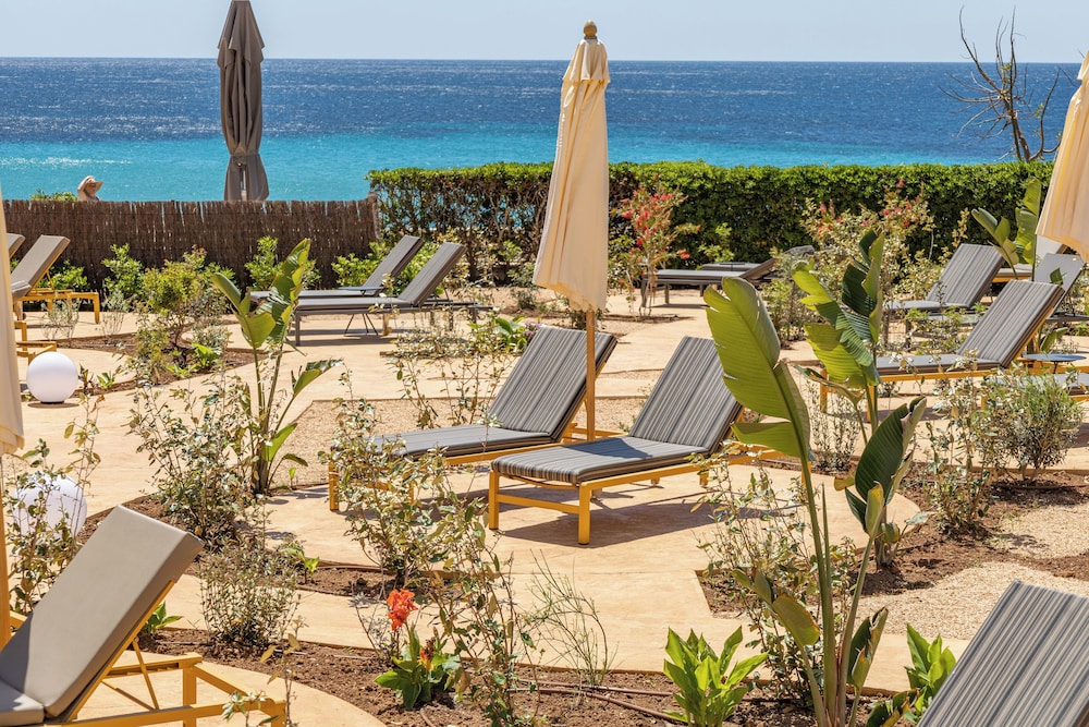 Hotel Seth Santo Tomas — Beach in Santo Tomas, Balearic Islands