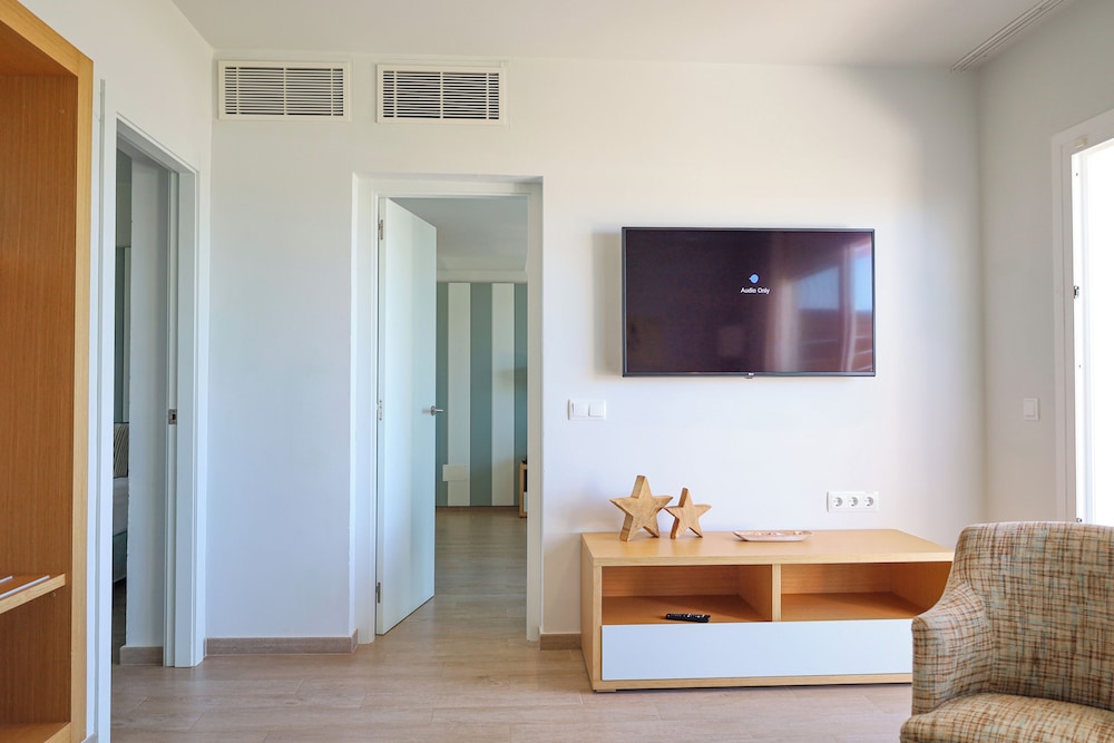 Hotel Seth Santo Tomas — Hotel rooms in Santo Tomas, Balearic Islands