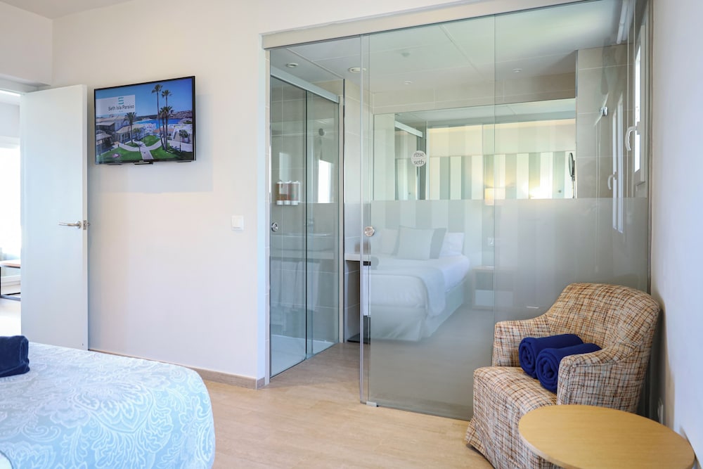 Hotel Seth Santo Tomas — Hotel rooms in Santo Tomas, Balearic Islands