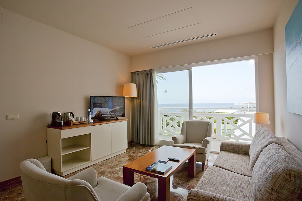 Hotel Seth Santo Tomas — Hotel rooms in Santo Tomas, Balearic Islands