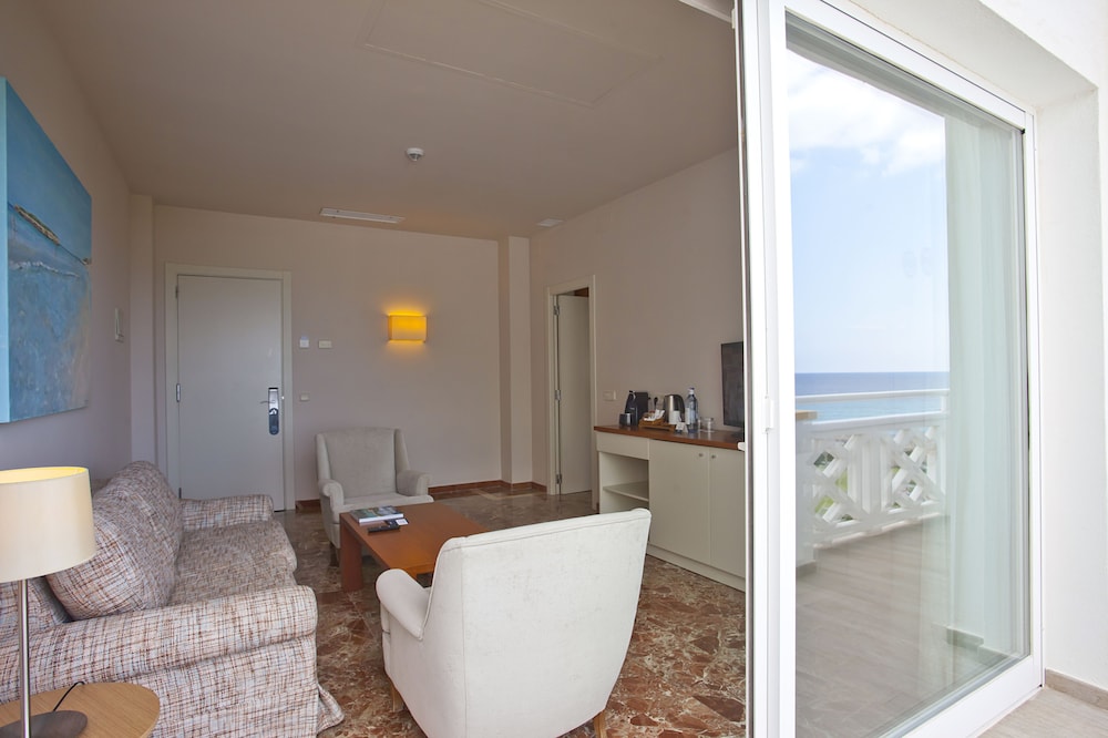Hotel Seth Santo Tomas — Hotel rooms in Santo Tomas, Balearic Islands