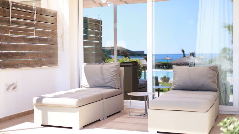 Hotel Seth Santo Tomas — Swimming pool in Santo Tomas, Balearic Islands