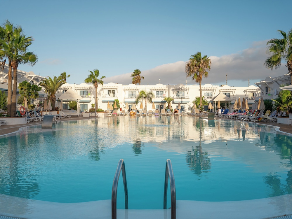 Arena Beach — Swimming pool in Corralejo, Canary Islands
