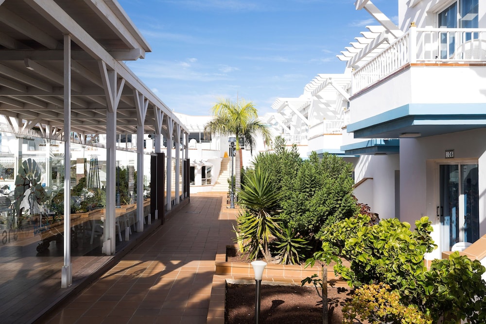 Arena Beach — Hotel building in Corralejo, Canary Islands