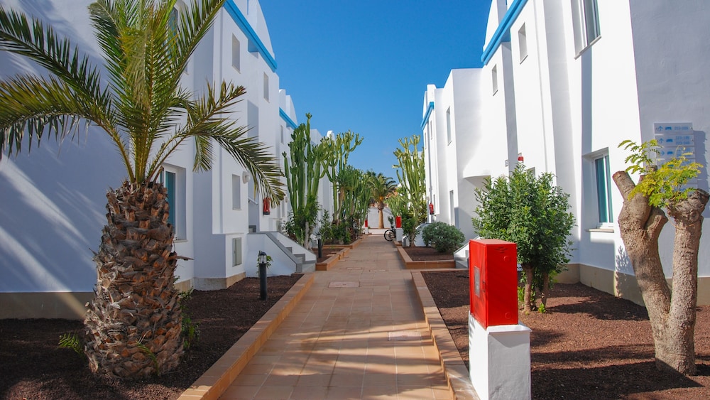 Arena Beach — Hotel building in Corralejo, Canary Islands
