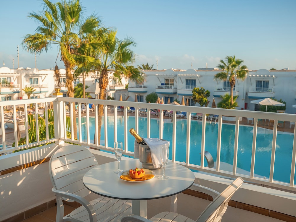 Arena Beach — Swimming pool in Corralejo, Canary Islands