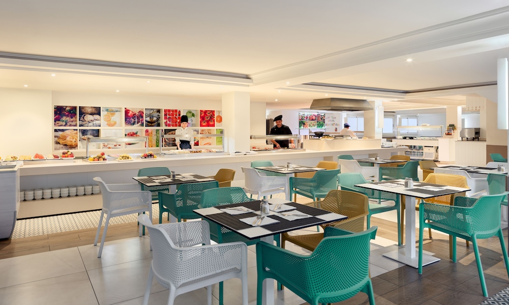 Arena Beach — Restaurant & bars in Corralejo, Canary Islands