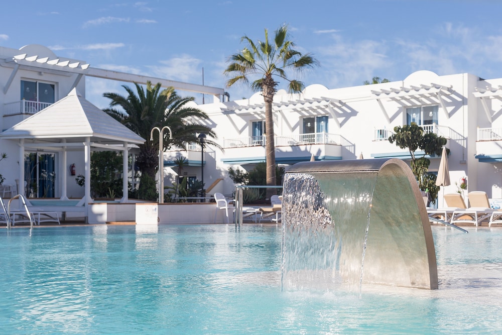 Arena Beach — Swimming pool in Corralejo, Canary Islands