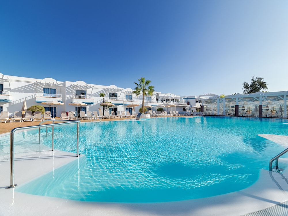 Arena Beach — Swimming pool in Corralejo, Canary Islands