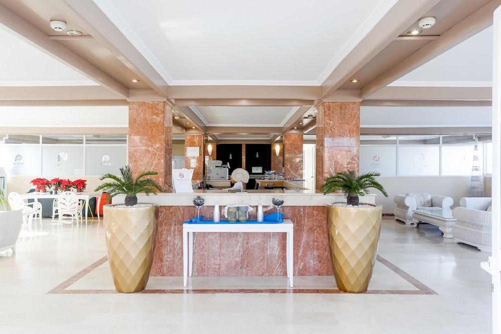 Arena Beach — Hotel building in Corralejo, Canary Islands