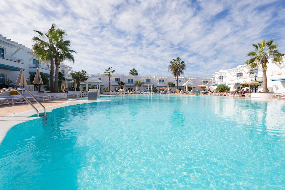 Arena Beach — Swimming pool in Corralejo, Canary Islands