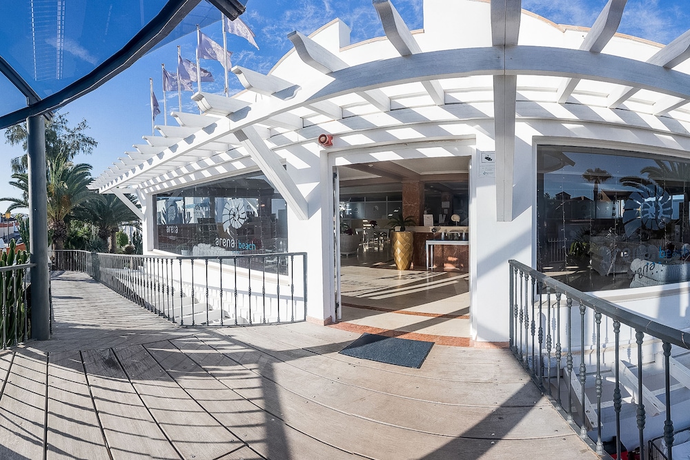 Arena Beach — Hotel building in Corralejo, Canary Islands