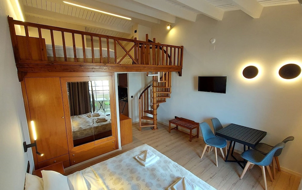 Elina Hotel Apartments — Hotel rooms in Rethymnon