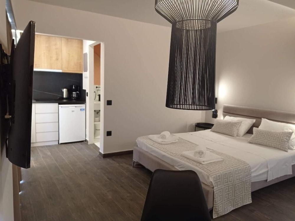 Elina Hotel Apartments — Hotel rooms in Rethymnon