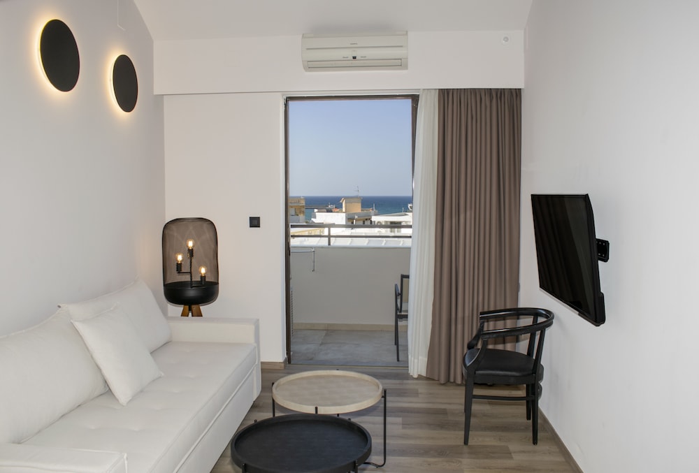 Elina Hotel Apartments — Hotel rooms in Rethymnon