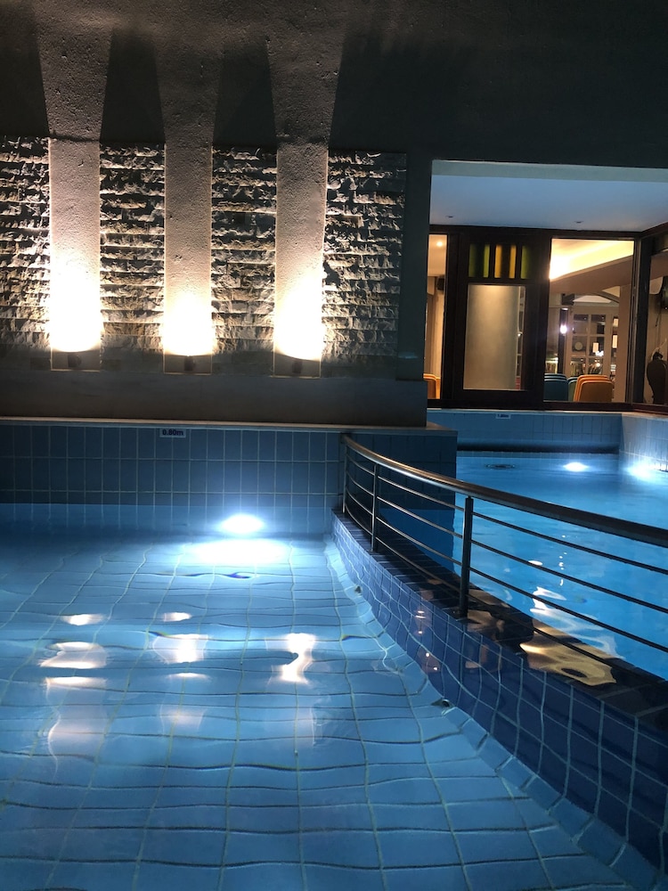 Elina Hotel Apartments — Swimming pool in Rethymnon