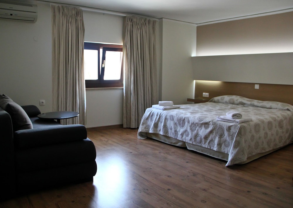 Elina Hotel Apartments — Hotel rooms in Rethymnon