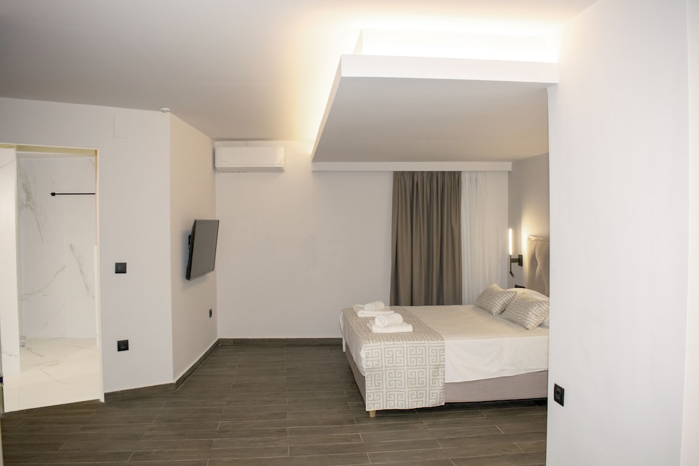 Elina Hotel Apartments — Hotel rooms in Rethymnon