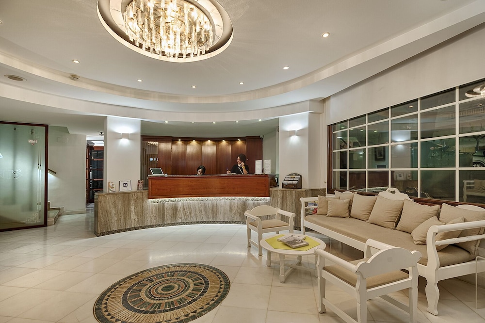 Elina Hotel Apartments — Hotel building in Rethymnon