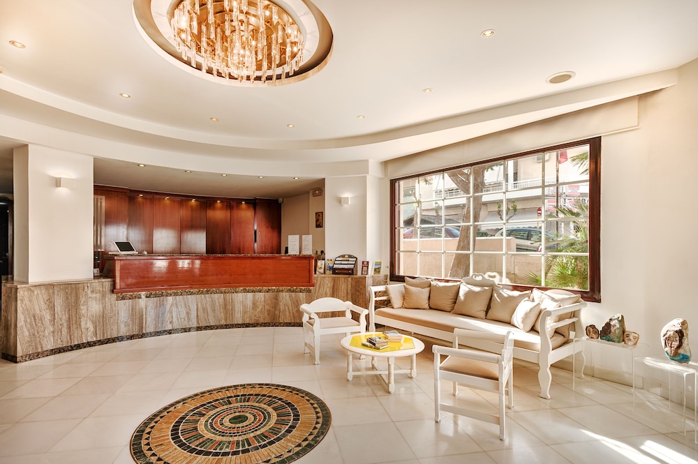 Elina Hotel Apartments — Hotel building in Rethymnon