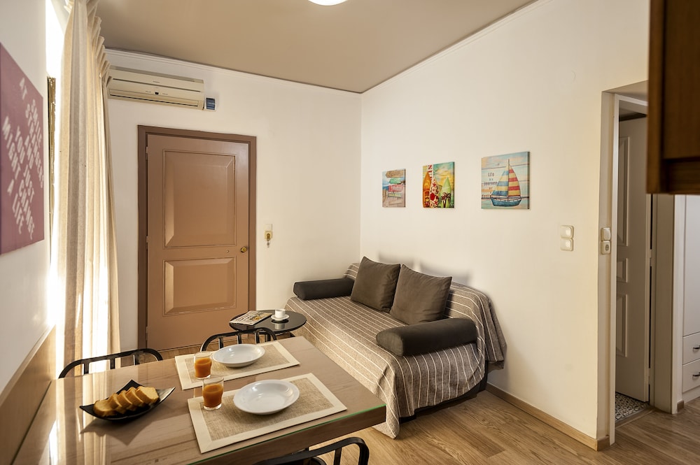 Elina Hotel Apartments — Hotel rooms in Rethymnon