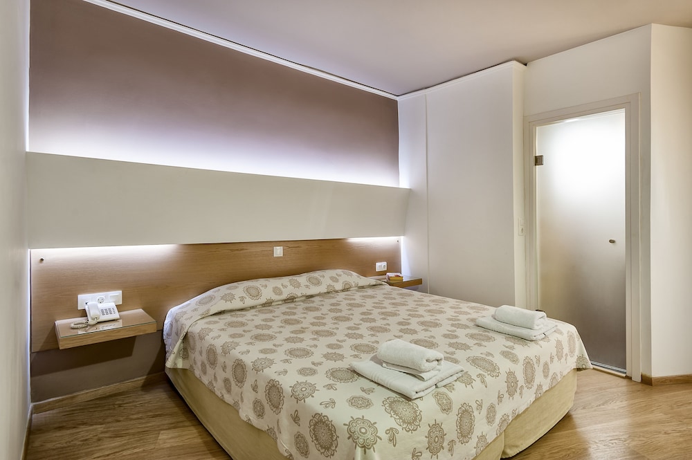 Elina Hotel Apartments — Hotel rooms in Rethymnon