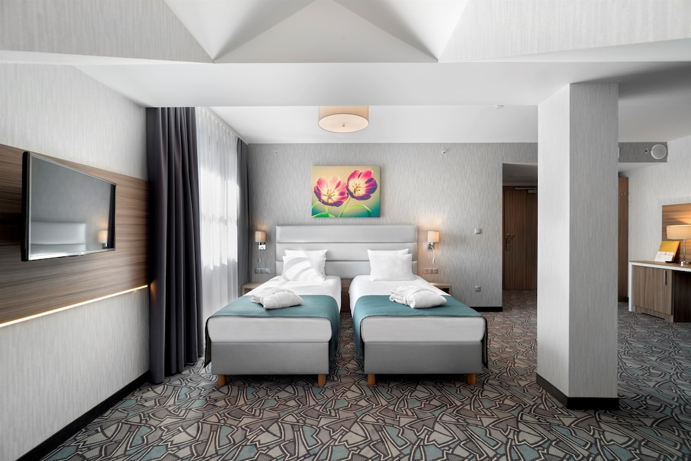Golden Tulip Krakow Kazimierz — Hotel rooms in Krakow, Lesser Poland