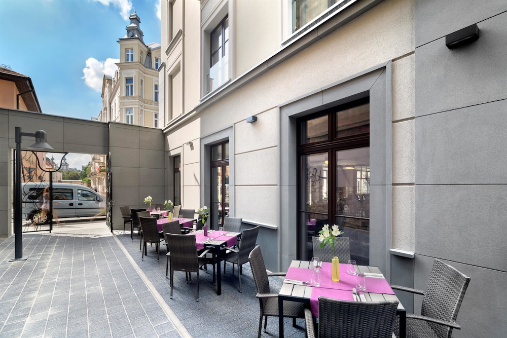 Golden Tulip Krakow Kazimierz — Restaurant & bars in Krakow, Lesser Poland