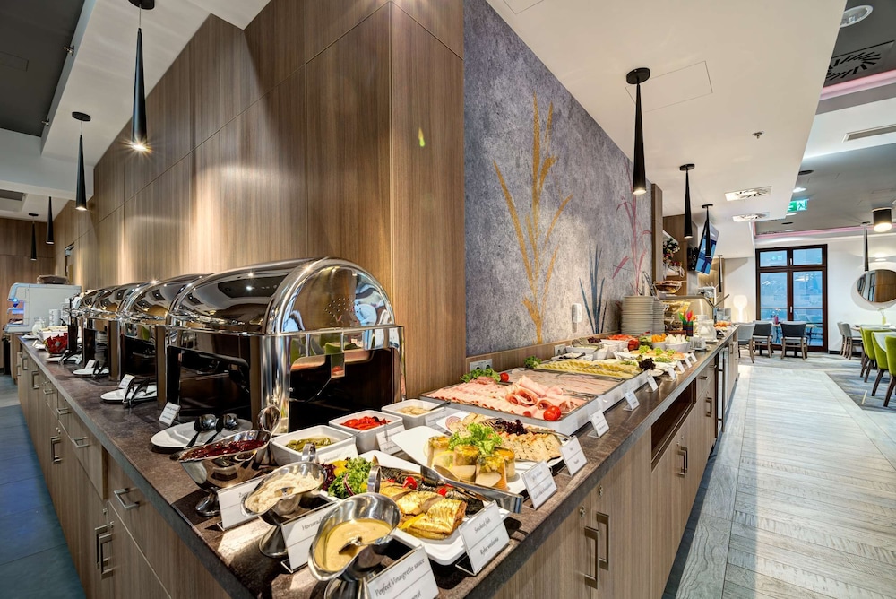 Golden Tulip Krakow Kazimierz — Restaurant & bars in Krakow, Lesser Poland