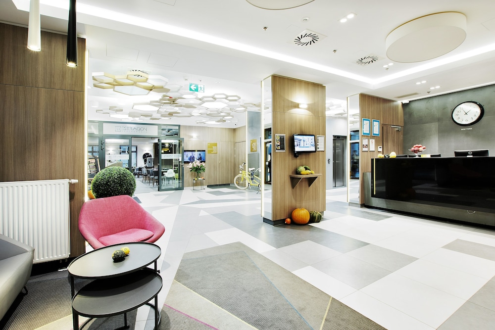 Golden Tulip Krakow Kazimierz — Hotel building in Krakow, Lesser Poland