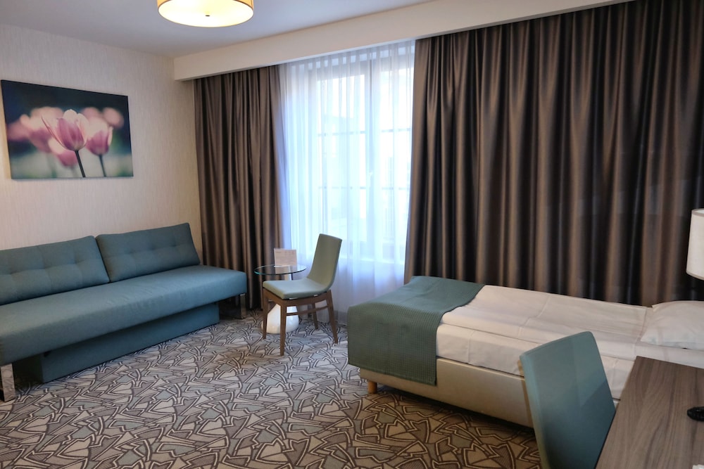 Golden Tulip Krakow Kazimierz — Hotel rooms in Krakow, Lesser Poland