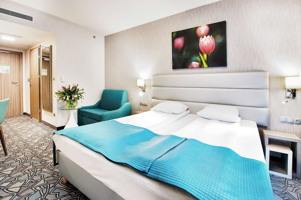 Golden Tulip Krakow Kazimierz — Hotel rooms in Krakow, Lesser Poland
