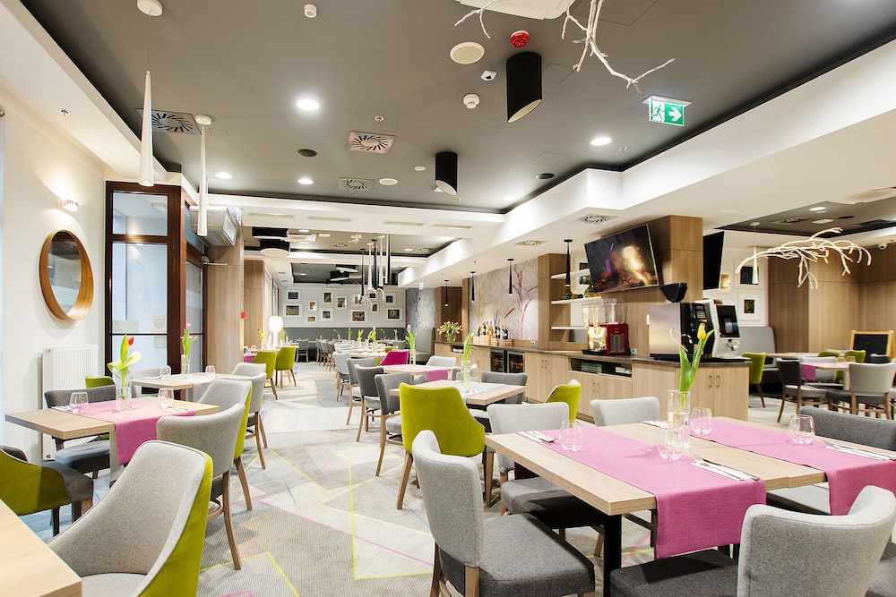 Golden Tulip Krakow Kazimierz — Restaurant & bars in Krakow, Lesser Poland